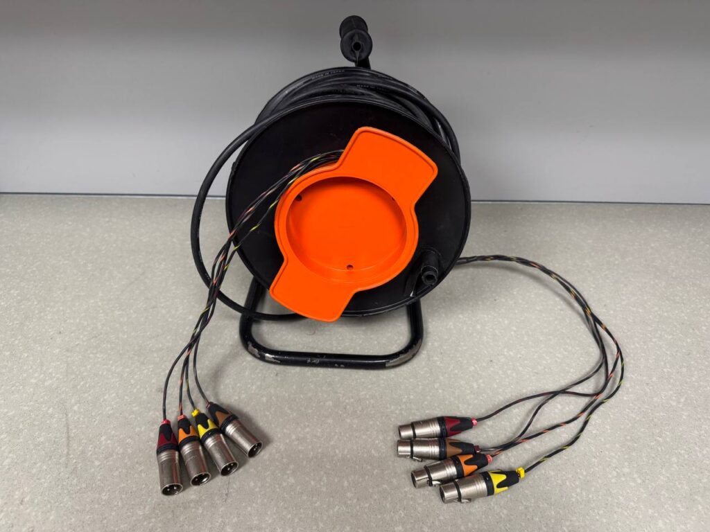 Мультикор (ЗВУК) XLR_3pin(M)-XLR_3pin(F) 4 канала (30)Метров на катушке BL1-2