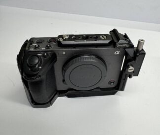 Видеокамера SONY ILME - FX3 (+Полуклетка SmallRig 3278)