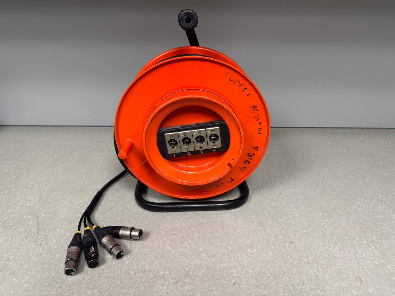 Мультикор (ЗВУК) XLR_3pin(M)-XLR_3pin(F) 4 канала (30)Метров на катушке OR1-2