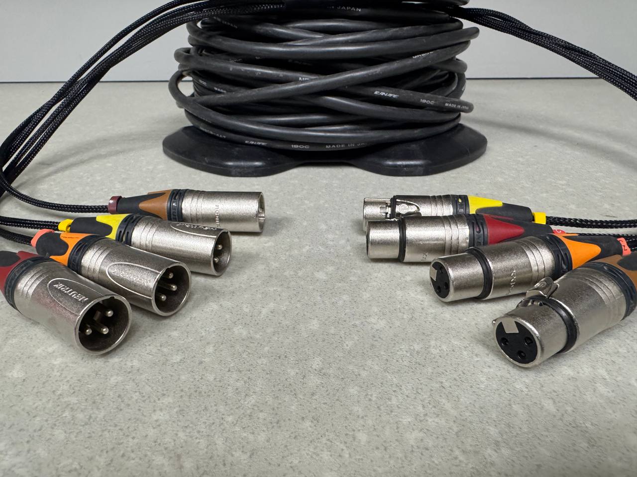 Мультикор (ЗВУК) XLR_3pin(M)-XLR_3pin(F) 4 канала (30)Метров на катушке BL2-3