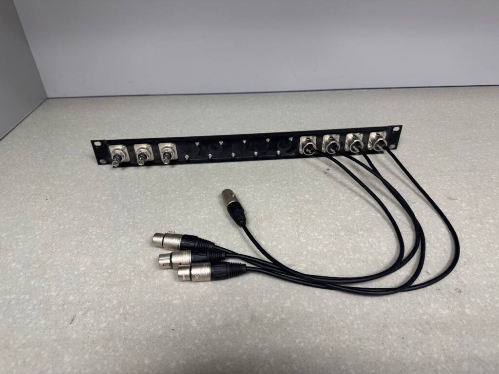 Комутационная Панель Звук RACK Микрофоны (4 шт XLR3PIN) Антенны (3шт BNC)-2