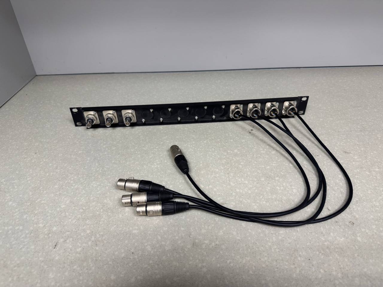 Комутационная Панель Звук RACK Микрофоны (4 шт XLR3PIN) Антенны (3шт BNC)-2