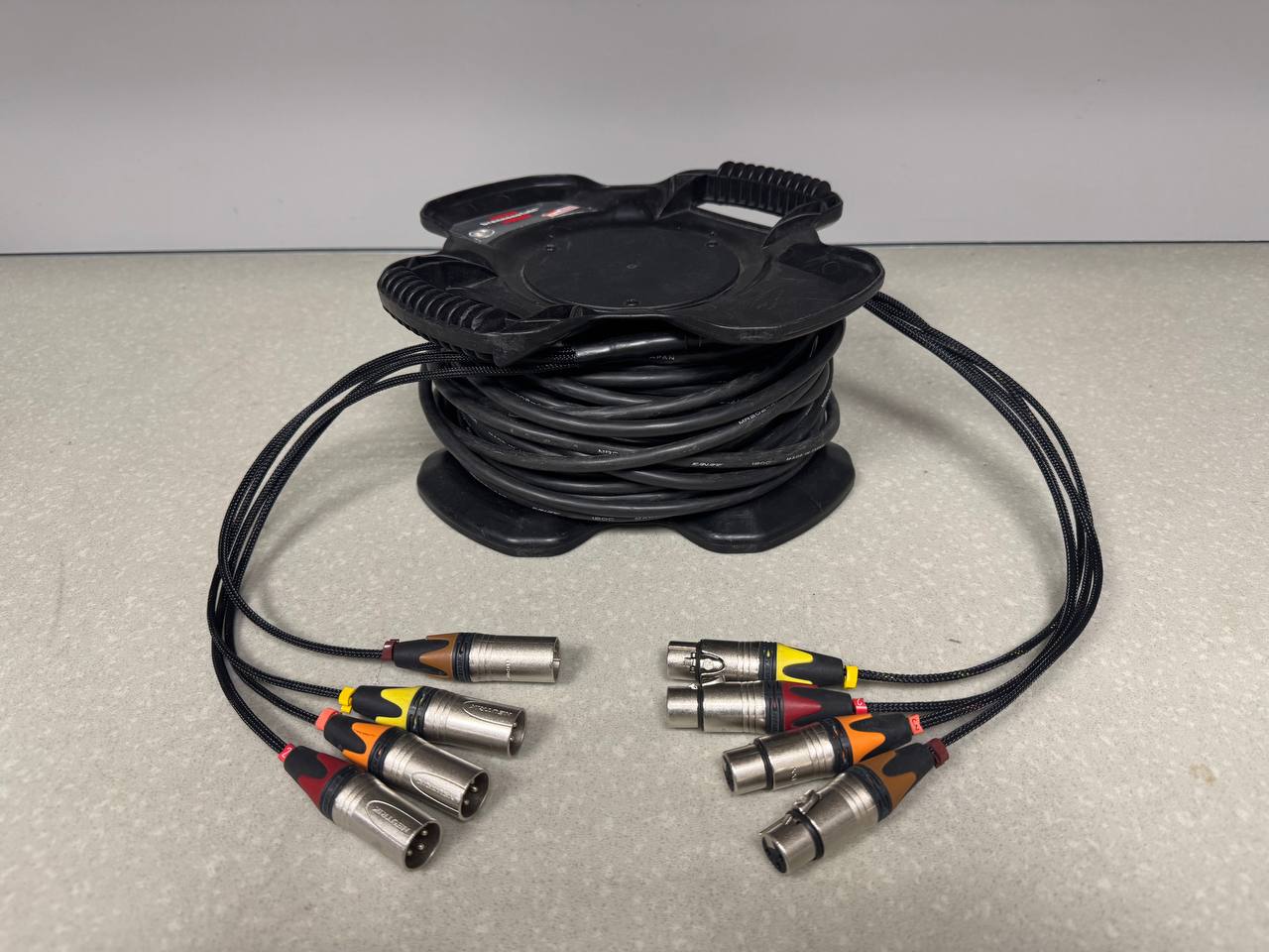 Мультикор (ЗВУК) XLR_3pin(M)-XLR_3pin(F) 4 канала (30)Метров на катушке BL2-1