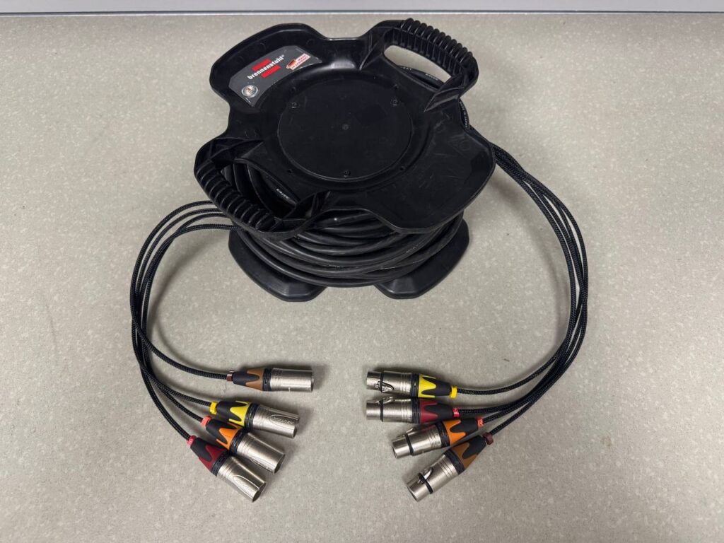 Мультикор (ЗВУК) XLR_3pin(M)-XLR_3pin(F) 4 канала (30)Метров на катушке BL2-2