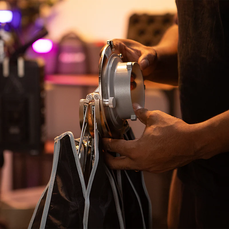 Софтбокс Параболический Быстрораскладной Aputure Light Dome Mini 60 III (Bowens)-2