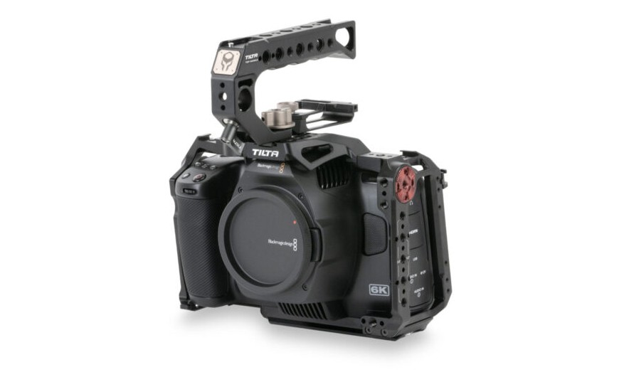 Комплект Blackmagic Pocket Cinema Camera 6K Pro EF-1