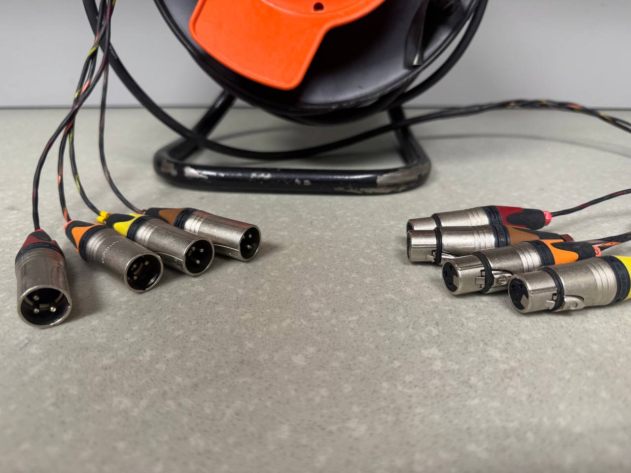 Мультикор (ЗВУК) XLR_3pin(M)-XLR_3pin(F) 4 канала (30)Метров на катушке BL1-2
